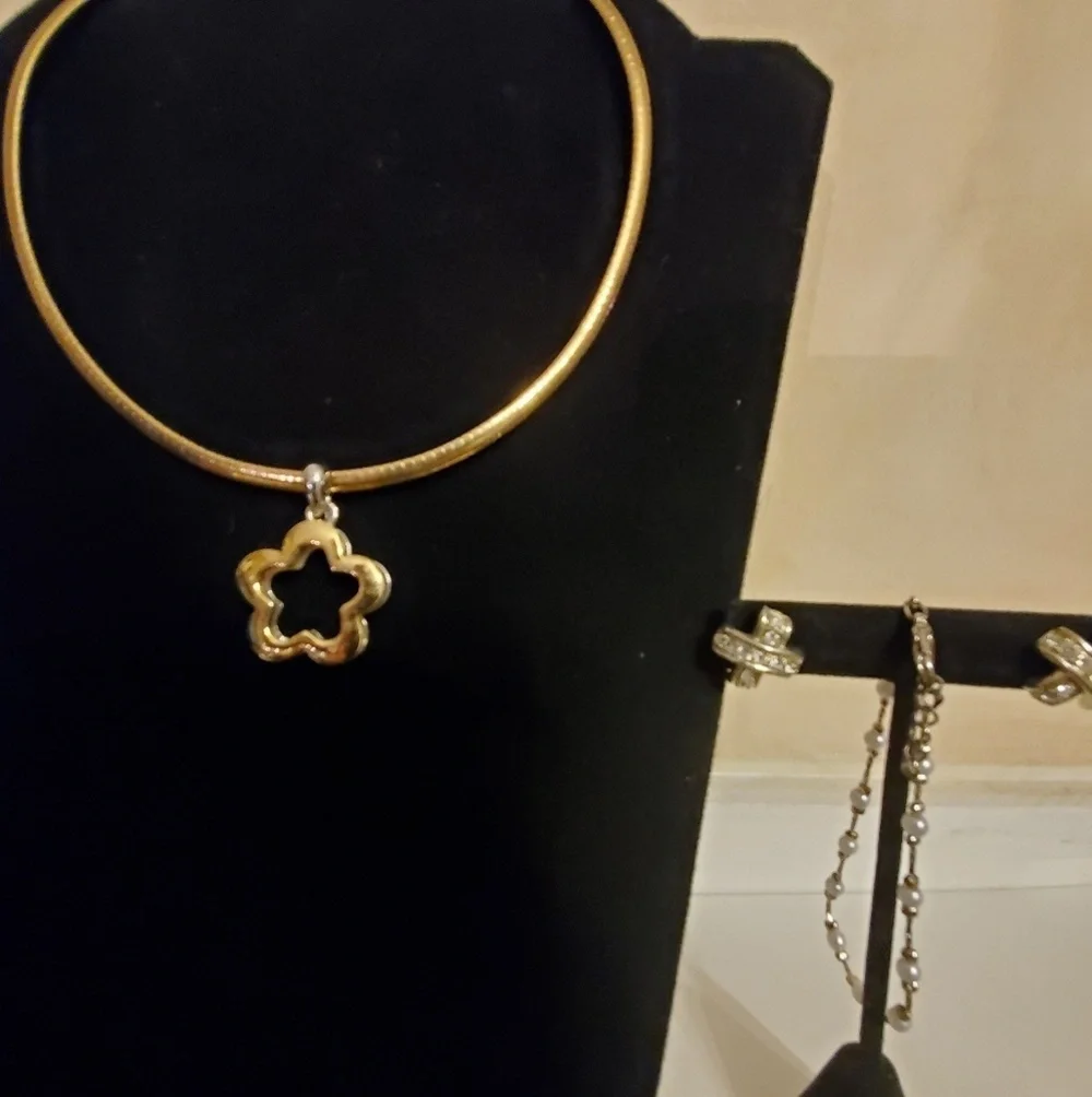 📿👂💍 Necklace, bracelet, and earrings set
